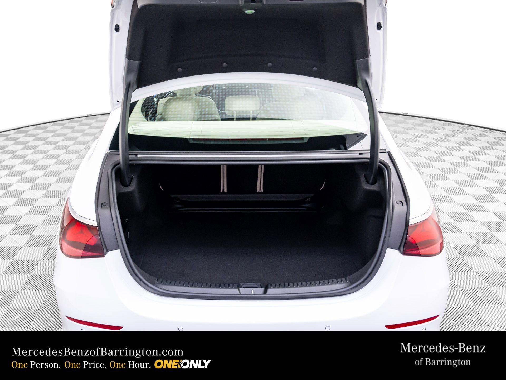 New 2026 Mercedes-Benz E 450 4MATIC Sedan image 27