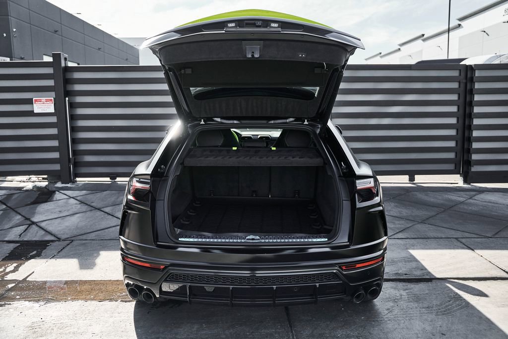 Used 2022 Lamborghini Urus AWD/4WD image 16