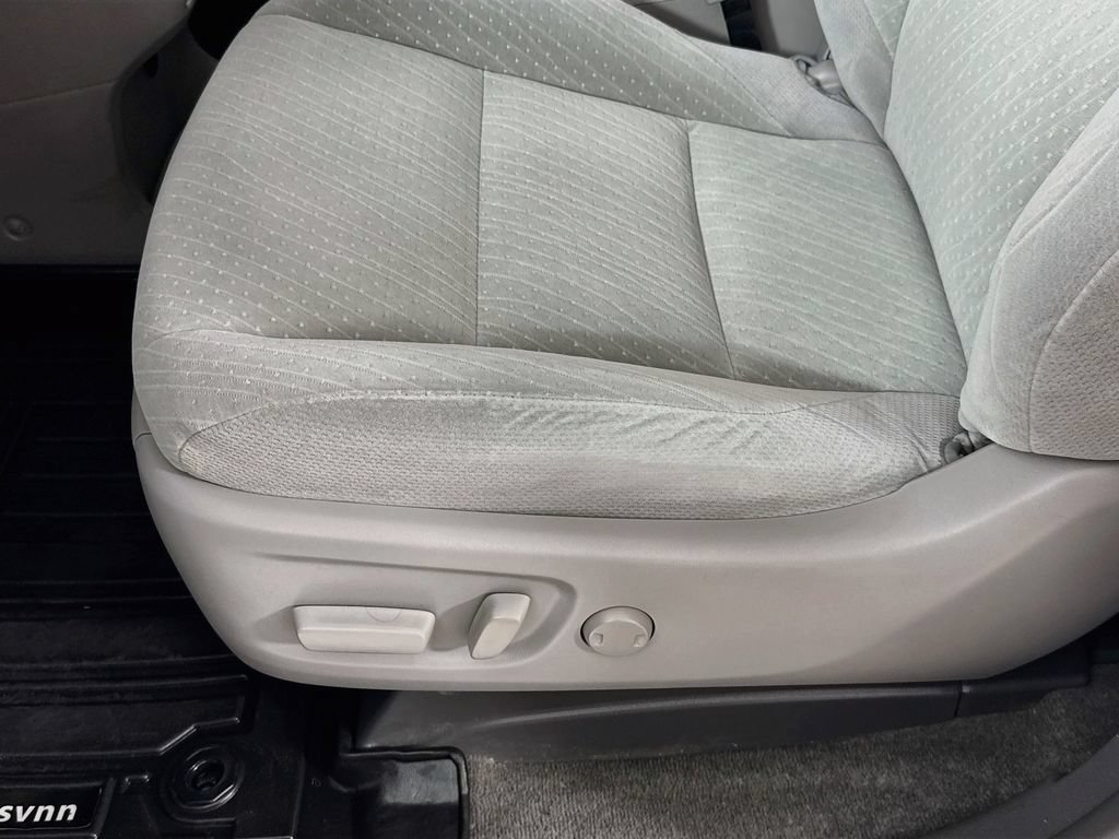 Certified 2018 Toyota Sienna LE FWD image 20