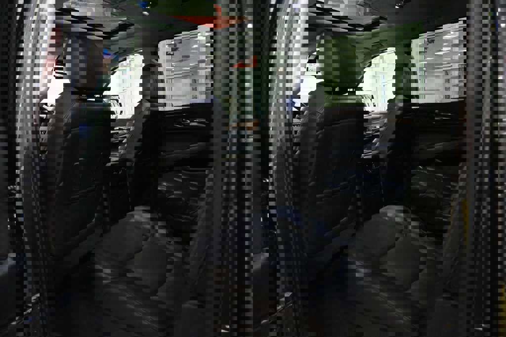 Used 2017 Cadillac Escalade ESV Premium Luxury image 21