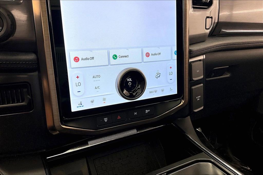 Used 2025 Ford F150 Lightning Lariat image 32