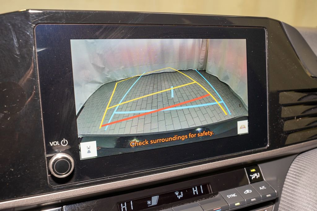 Used 2025 Toyota Camry SE image 13