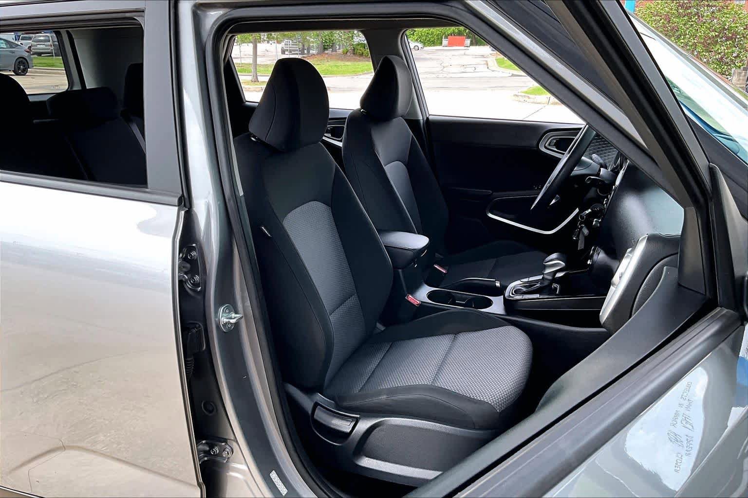 Used 2024 Kia Soul LX w/ Option Group 015 FWD image 9