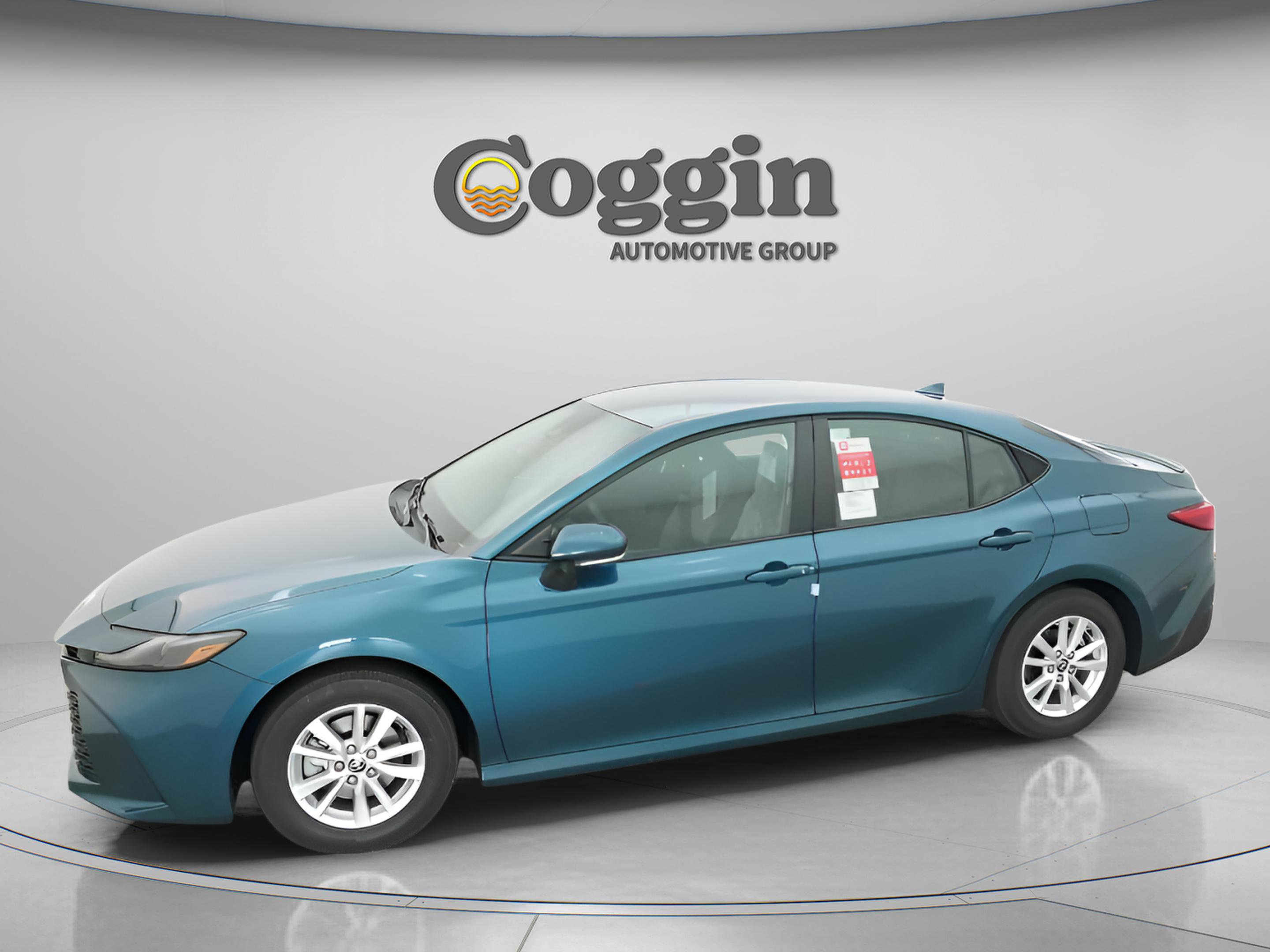 Used 2026 Toyota Camry LE w/ Convenience Package FWD image 3