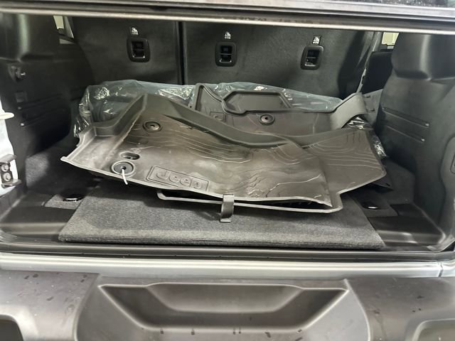 Used 2024 Jeep Wrangler Unlimited image 26