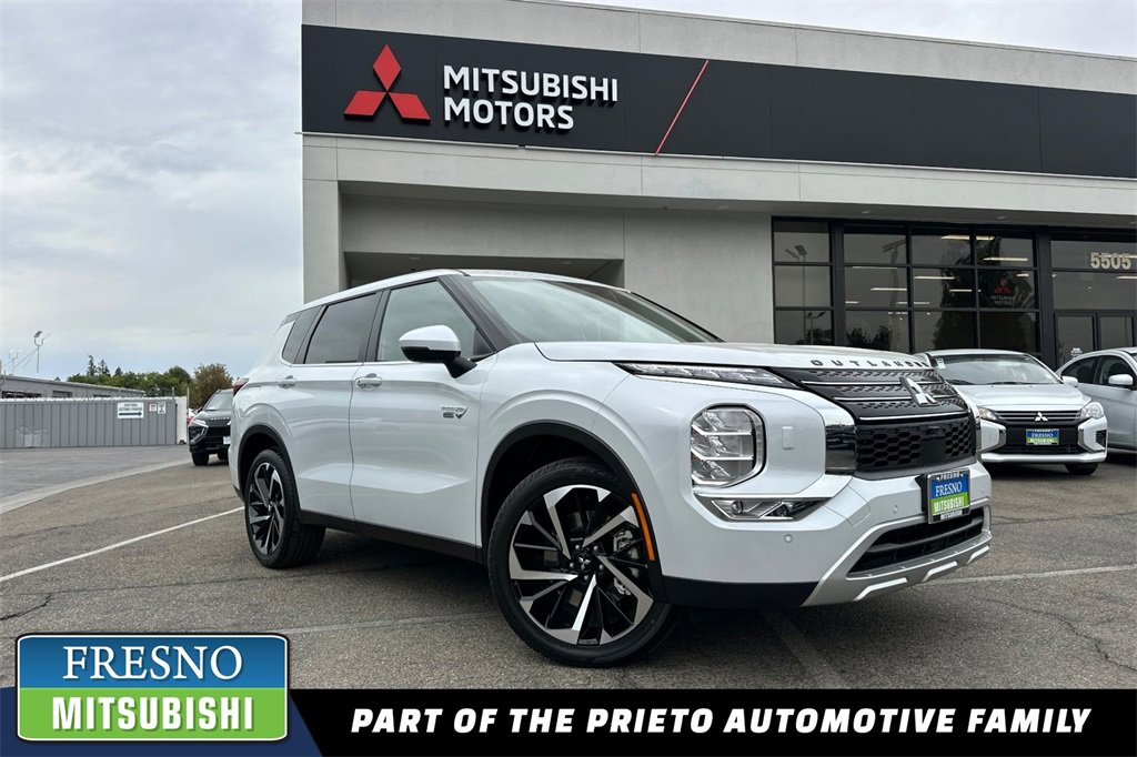 New 2025 Mitsubishi Outlander SE image 1