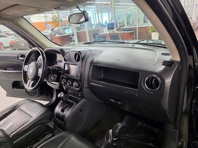 Used 2016 Jeep Patriot High Altitude FWD image 14