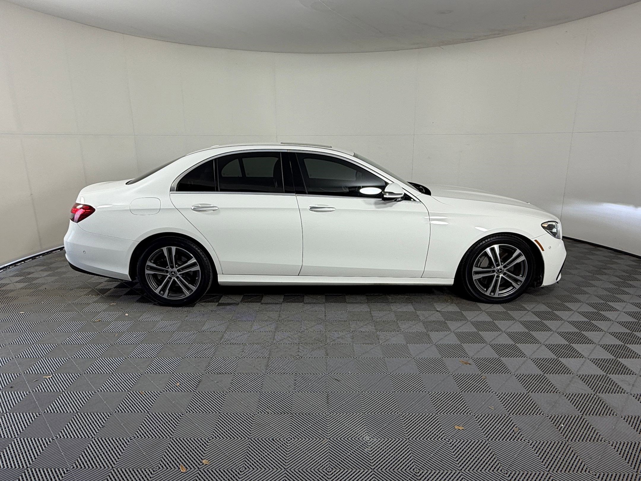 Used 2021 Mercedes-Benz E 350 Sedan image 8