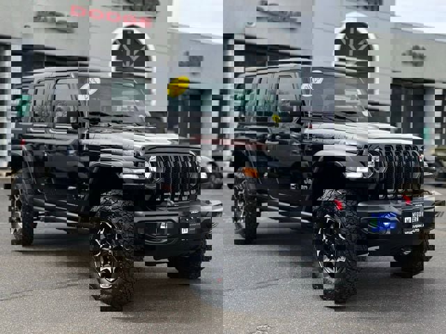 Used 2023 Jeep Wrangler Unlimited Rubicon w/ Cold Weather Group AWD/4WD image 8