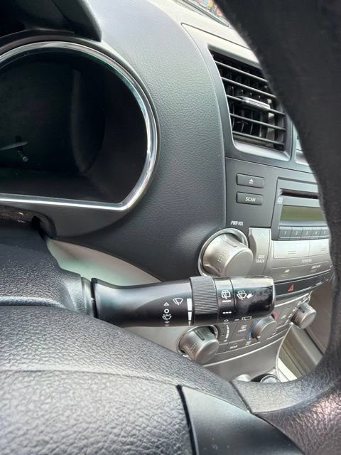Used 2010 Toyota Highlander 4WD image 13