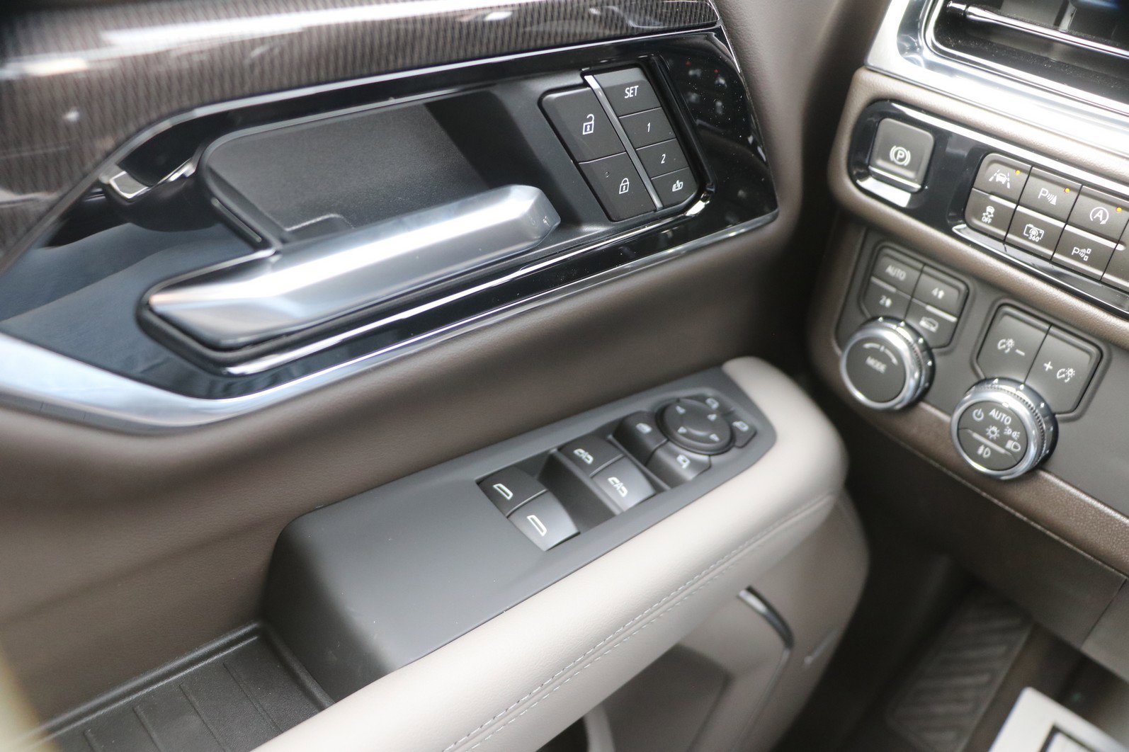 New 2026 GMC Yukon XL Elevation image 11