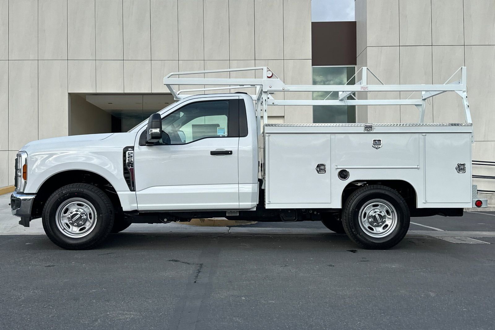 New 2026 Ford F250 XL w/ XL Chrome Package image 6