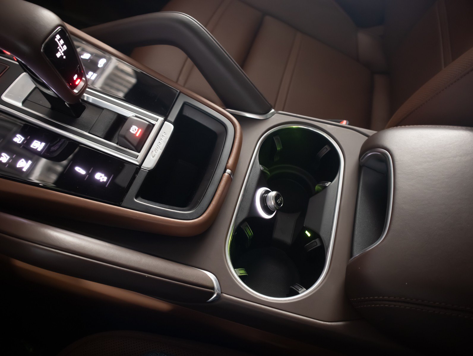 Certified 2023 Porsche Cayenne Turbo AWD/4WD image 17