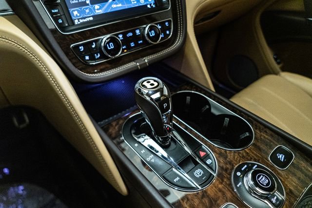 Used 2019 Bentley Bentayga AWD/4WD image 26