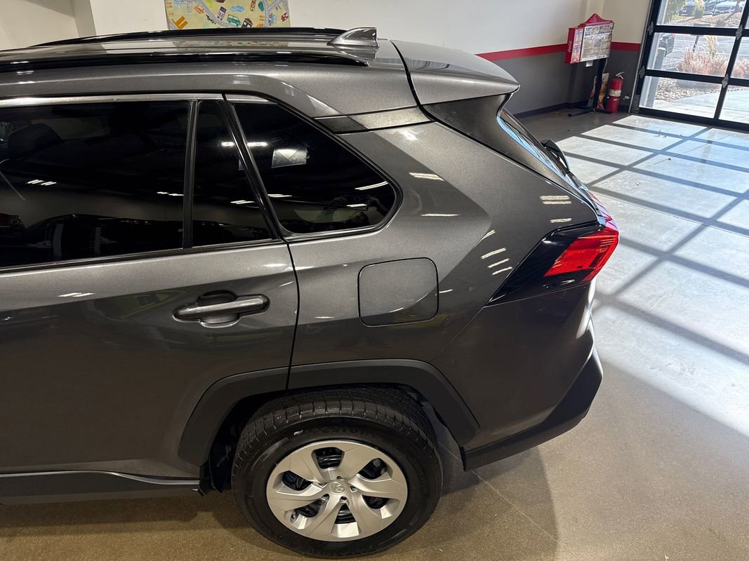 Used 2021 Toyota RAV4 LE AWD/4WD image 56
