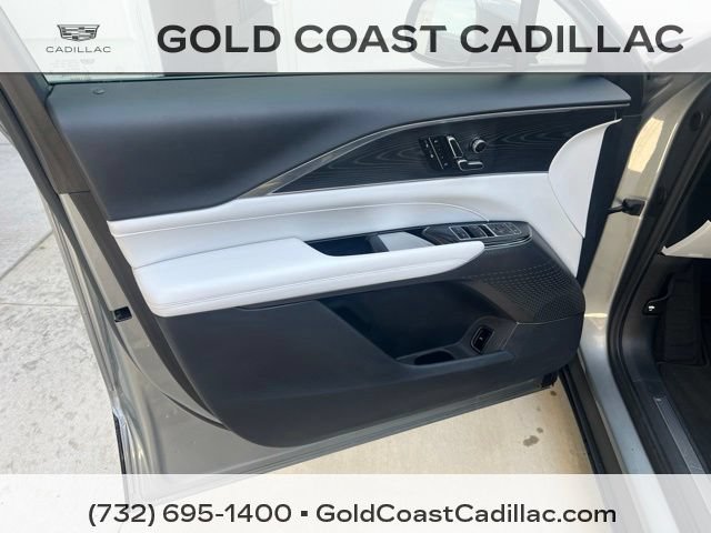 Certified 2024 Cadillac Lyriq Luxury RWD image 16