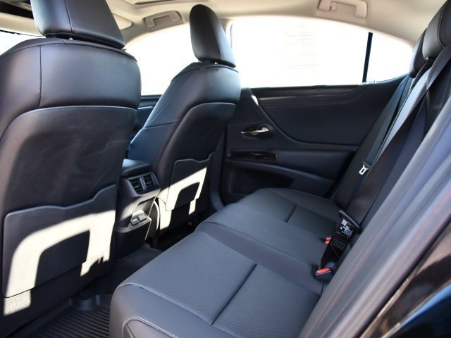 Certified 2025 Lexus ES 350 w/ Premium Package image 17