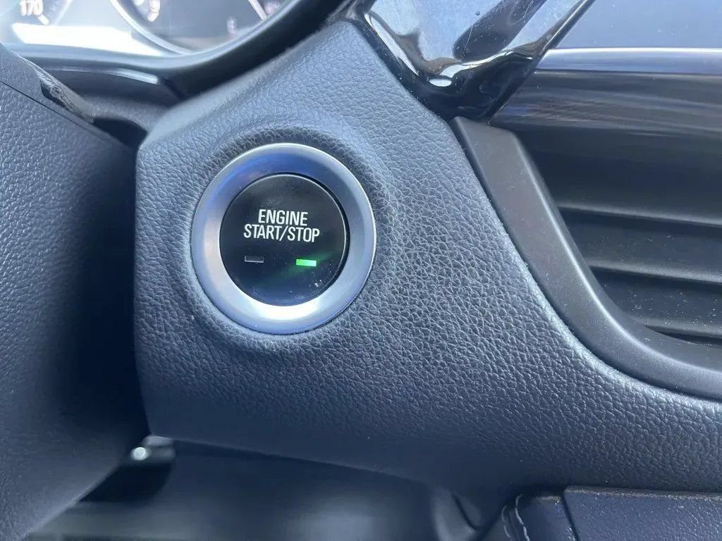 Used 2020 Buick Envision Premium AWD/4WD image 11