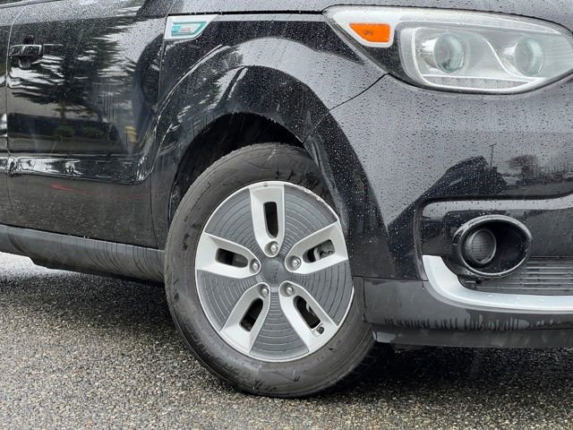 Used 2017 Kia Soul EV image 2