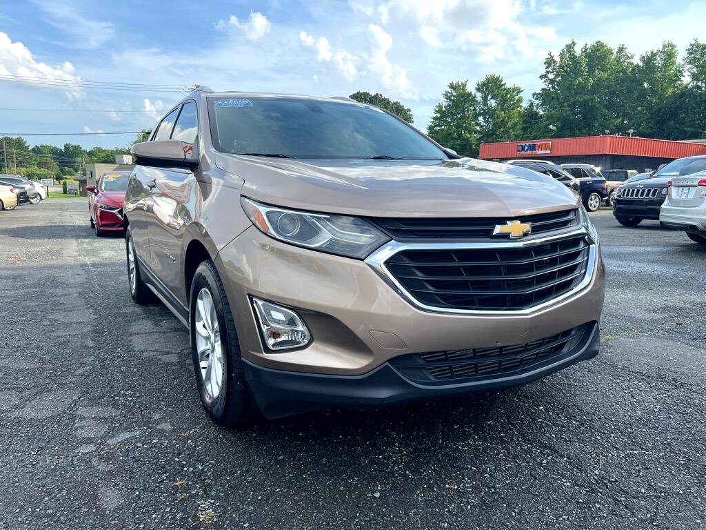 Used 2019 Chevrolet Equinox LT w/ Sun & Navigation Package image 3