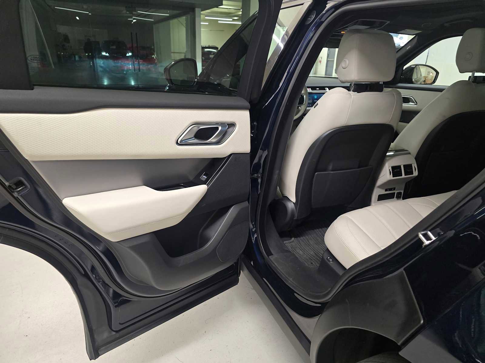 Certified 2023 Land Rover Range Rover Velar R-Dynamic S image 19