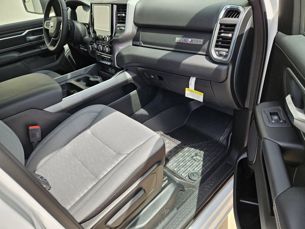 New 2026 RAM 1500 4x4 Crew Cab image 7