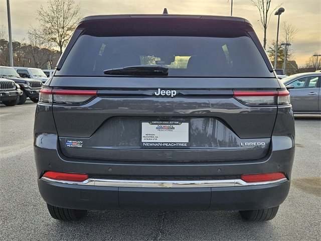 Used 2025 Jeep Grand Cherokee Laredo X image 5