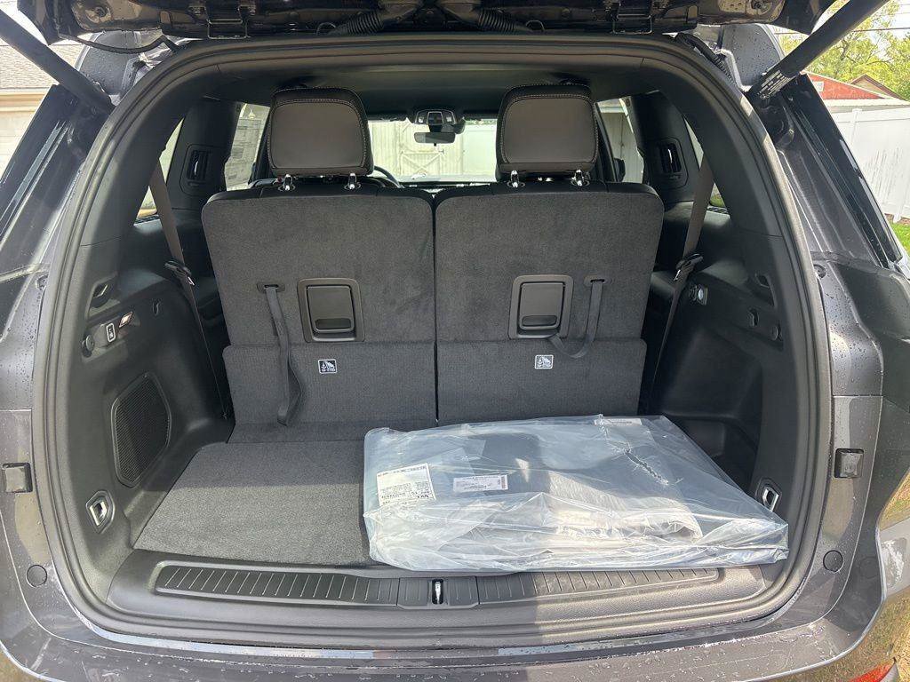 New 2026 Jeep Grand Cherokee L Limited AWD/4WD image 11