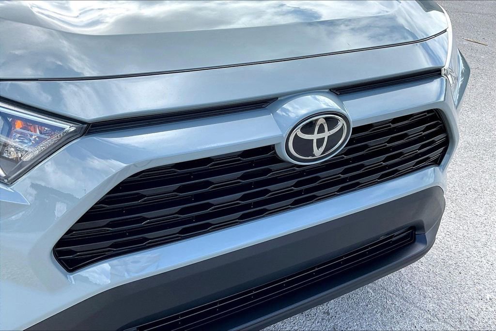 Used 2021 Toyota RAV4 XLE image 32