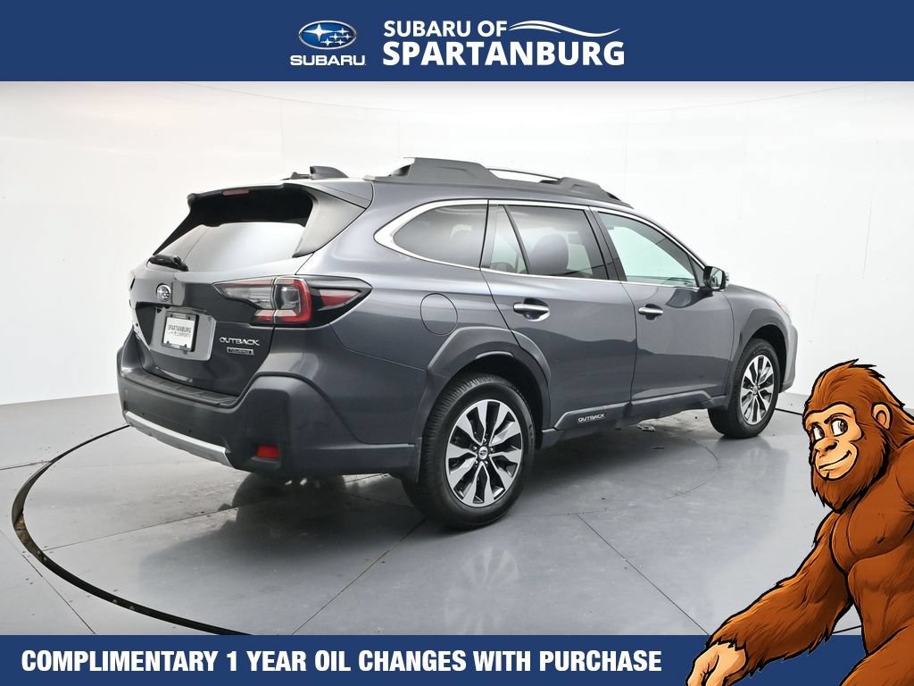 Used 2023 Subaru Outback Touring AWD/4WD image 8