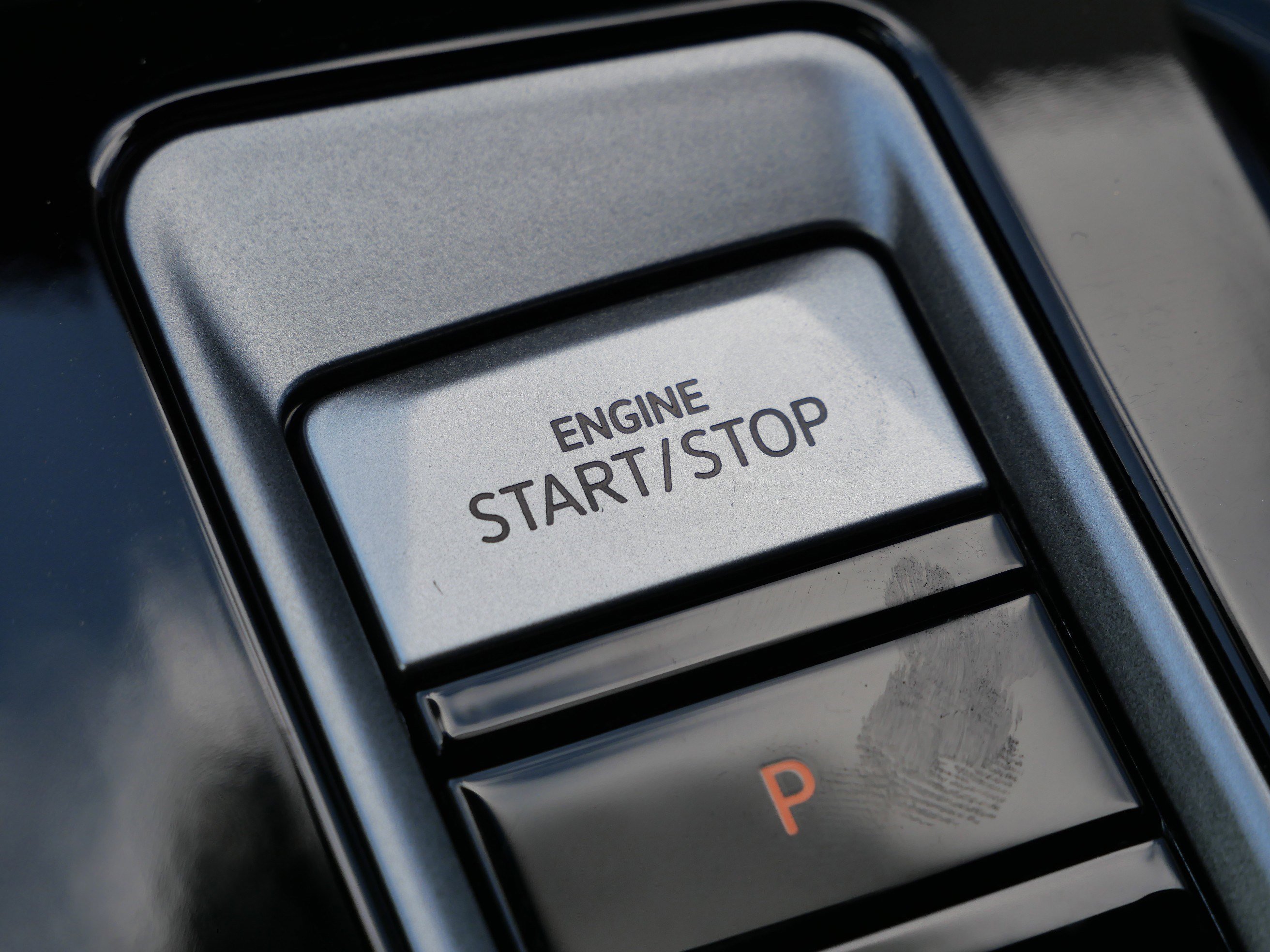 Certified 2024 Volkswagen Atlas SEL Premium R-Line image 27