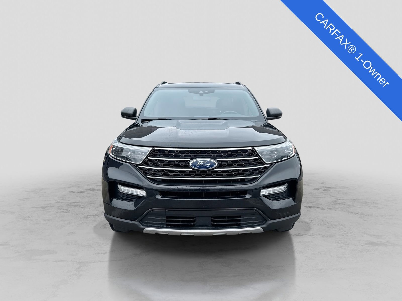 Used 2020 Ford Explorer XLT w/ Equipment Group 202A AWD/4WD image 12