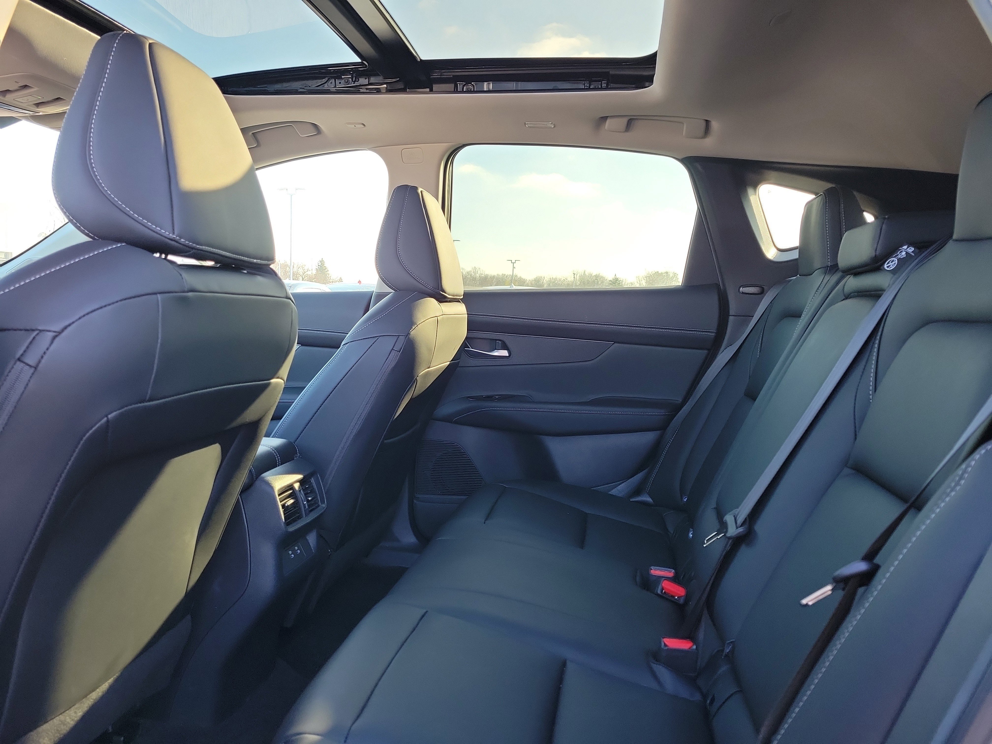 Certified 2025 Nissan Murano SL AWD/4WD image 11