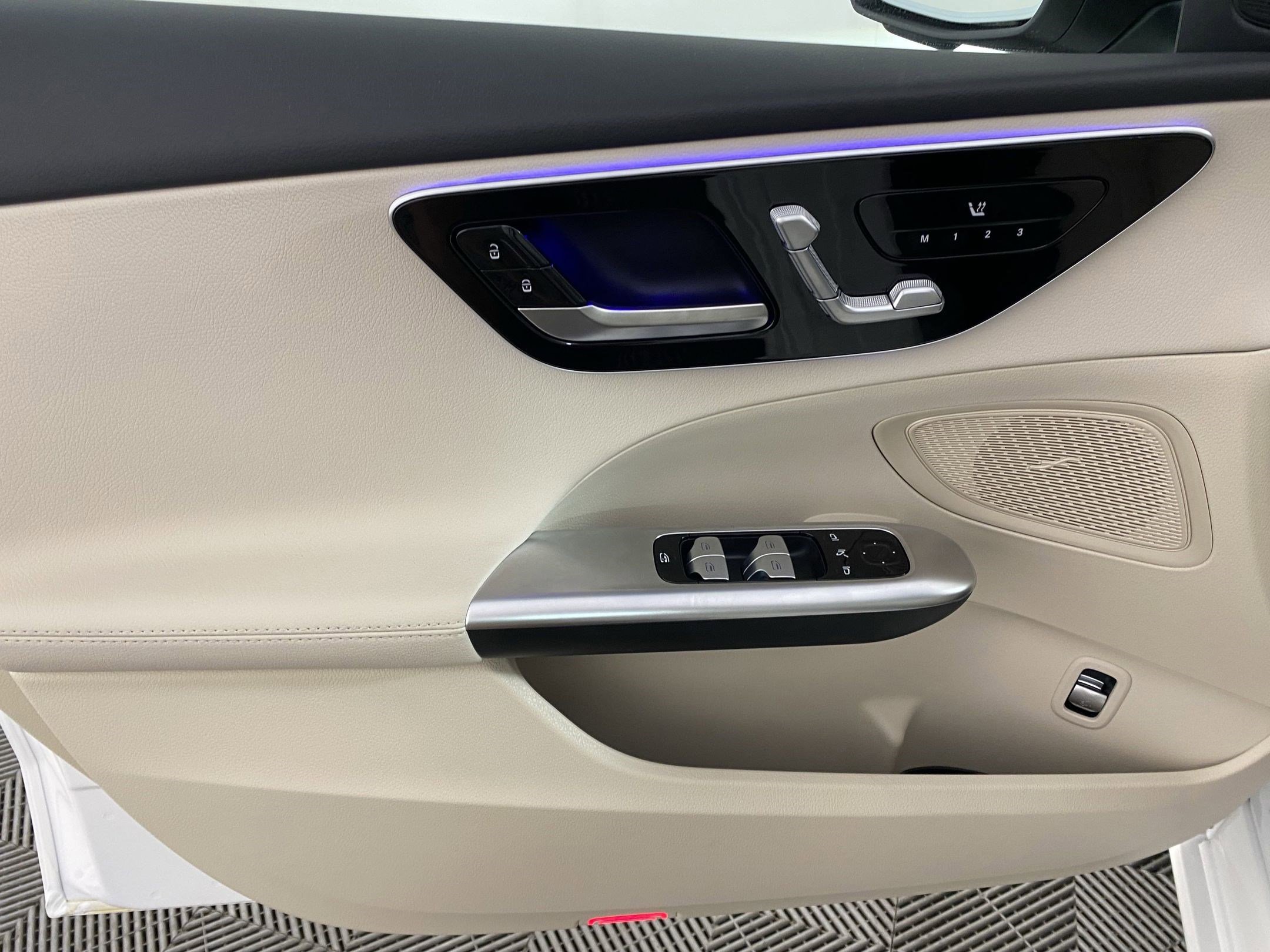 Used 2025 Mercedes-Benz C 300 4MATIC Sedan image 11