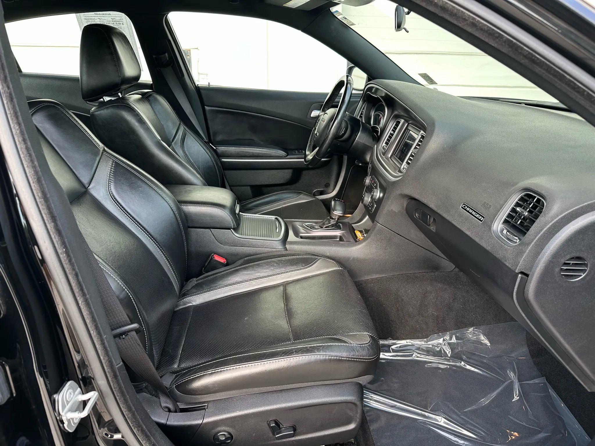 Used 2020 Dodge Charger SXT w/ Leather Interior Group image 13