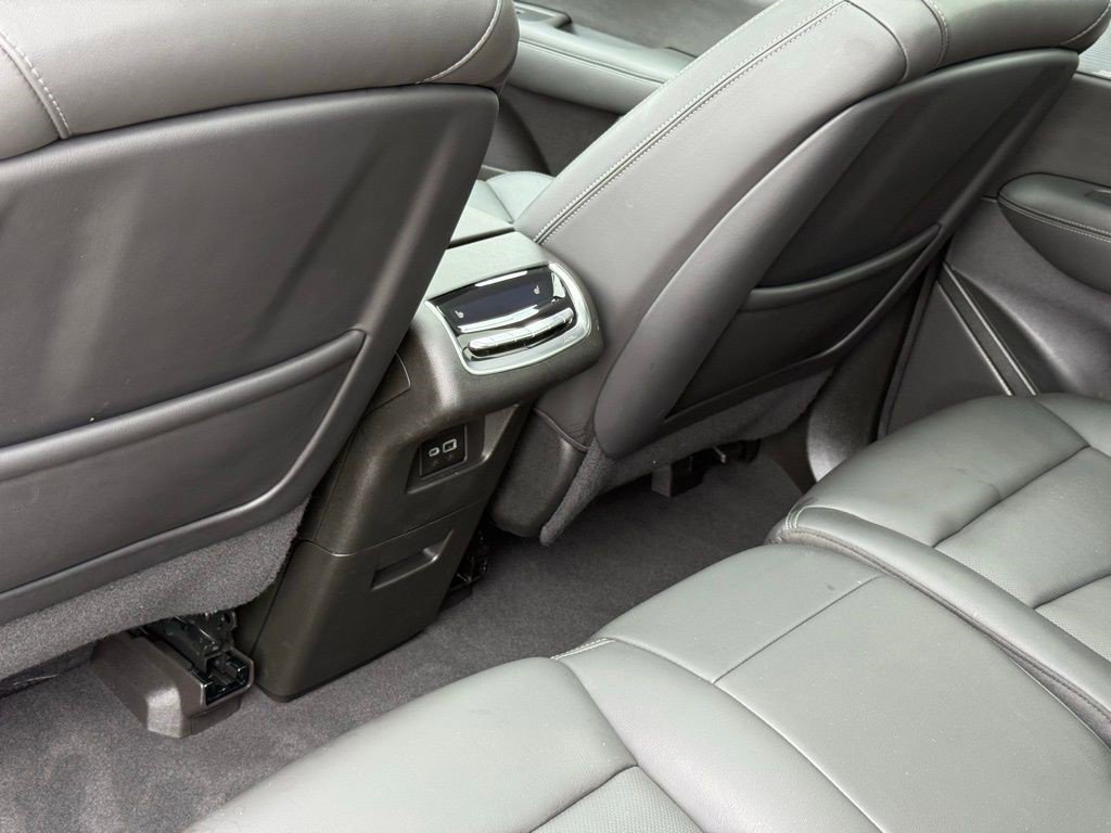 Certified 2024 Cadillac XT6 Premium Luxury w/ LPO, Floor Liner Package AWD/4WD image 26