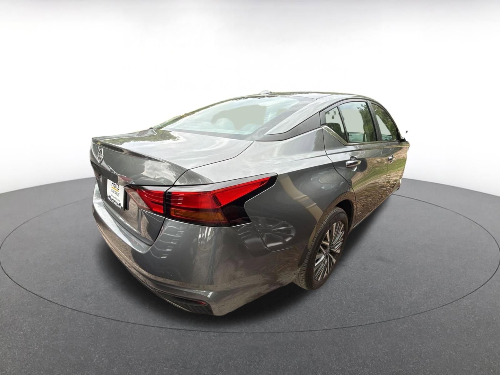Used 2025 Nissan Altima 2.5 SV FWD image 7