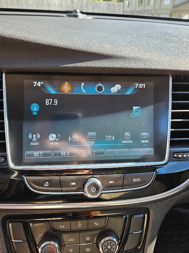 Used 2020 Buick Encore Preferred image 18