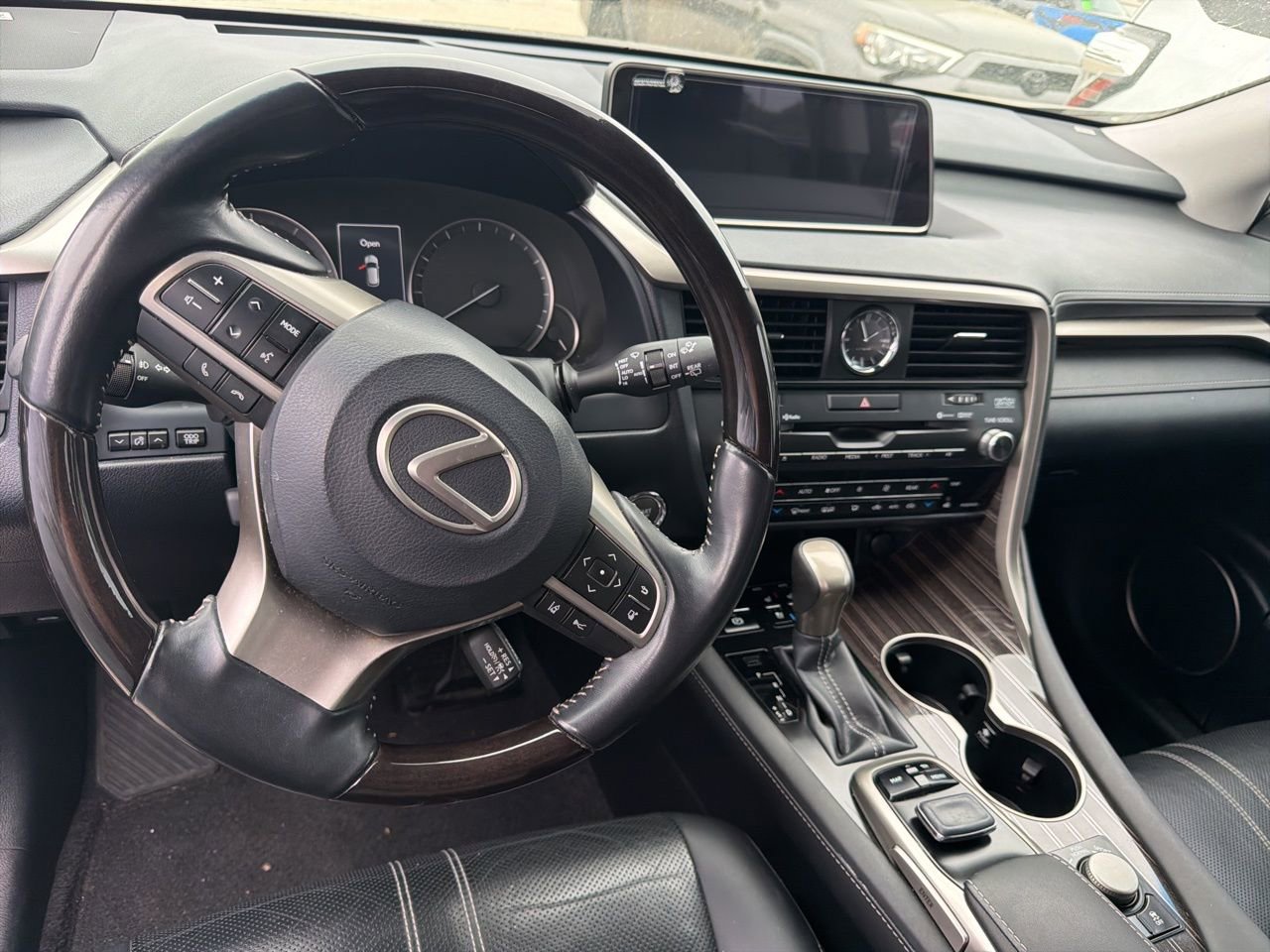 Used 2019 Lexus RX 350L Luxury w/ Accessory Package image 13