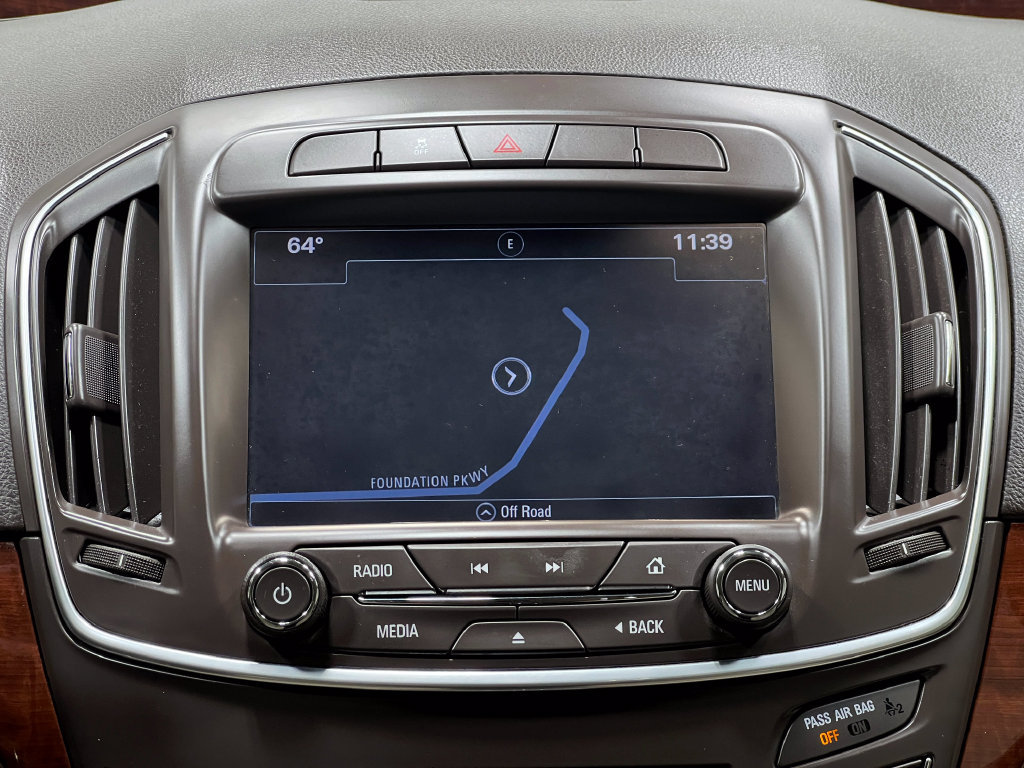 Used 2017 Buick Regal Sport Touring FWD image 11