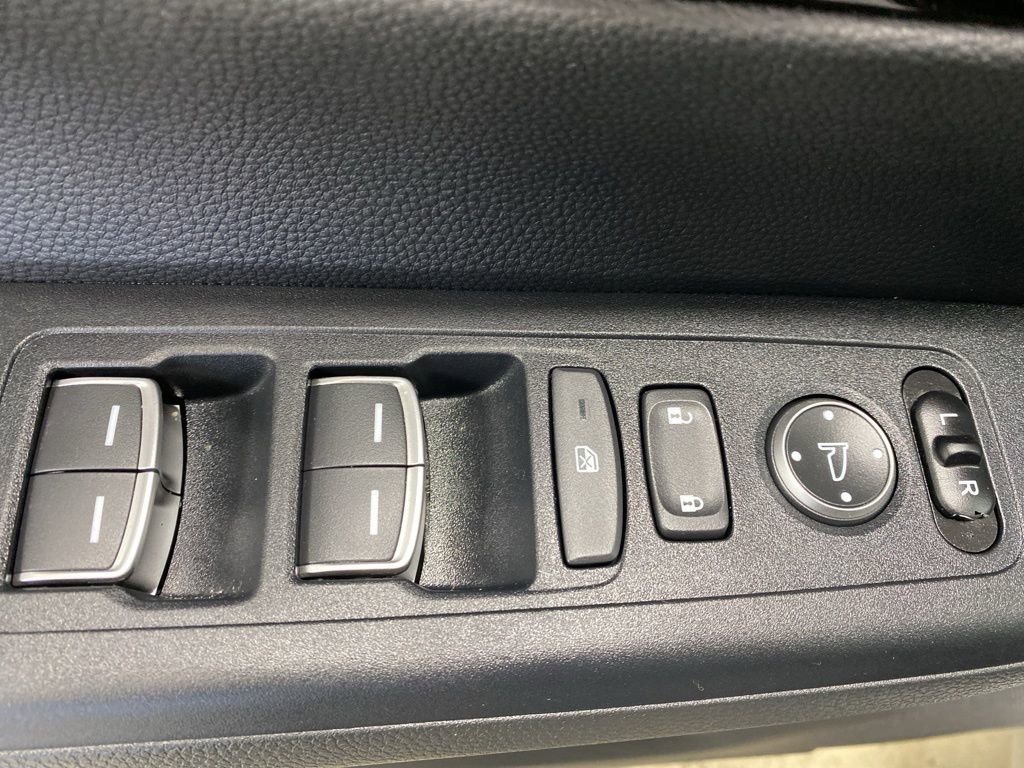 Used 2025 Honda CR-V EX-L image 29