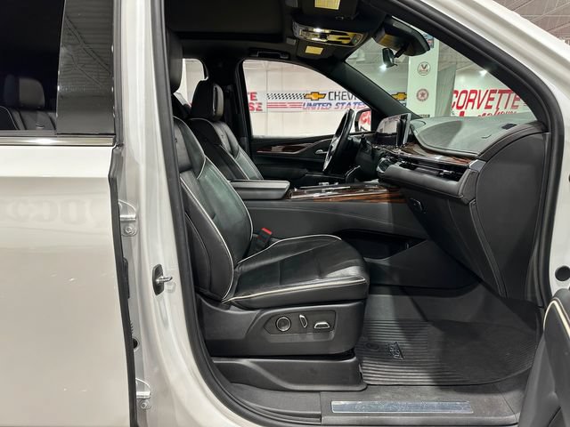 Used 2024 Cadillac Escalade ESV Premium Luxury w/ LPO, Floor Liner Package AWD/4WD image 10
