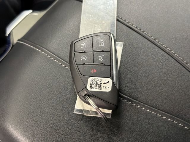 Used 2025 Buick Enclave Avenir w/ Super Cruise Package image 32