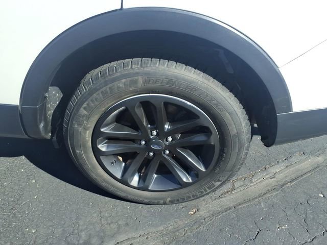 Used 2015 Ford Explorer XLT image 8