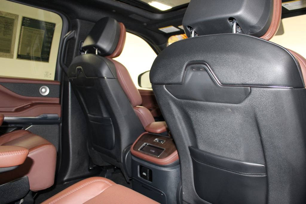 Used 2025 Lincoln Navigator Reserve image 41