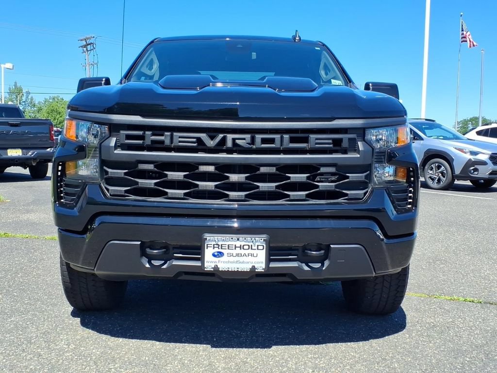 Used 2024 Chevrolet Silverado 1500 Custom Trail Boss w/ Turbomax Blackout Package AWD/4WD image 2