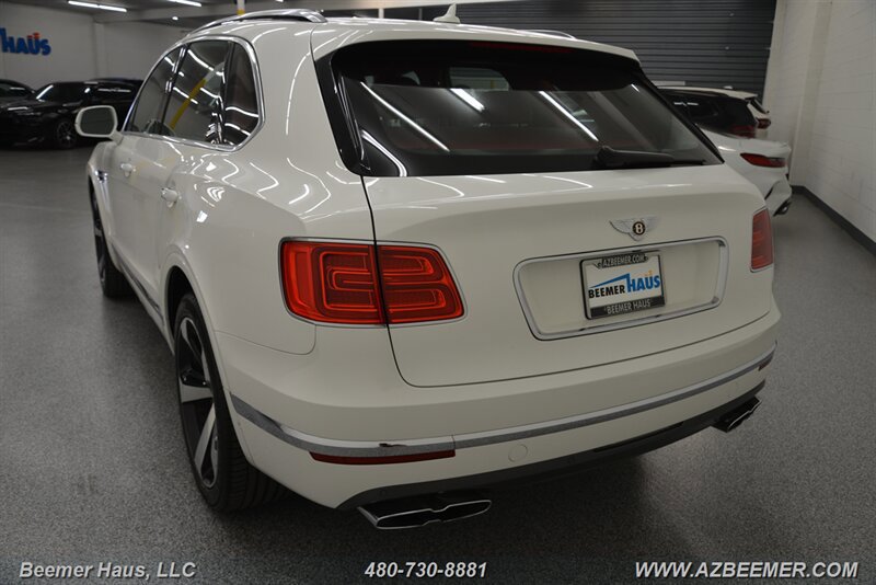 Used 2019 Bentley Bentayga AWD/4WD image 12