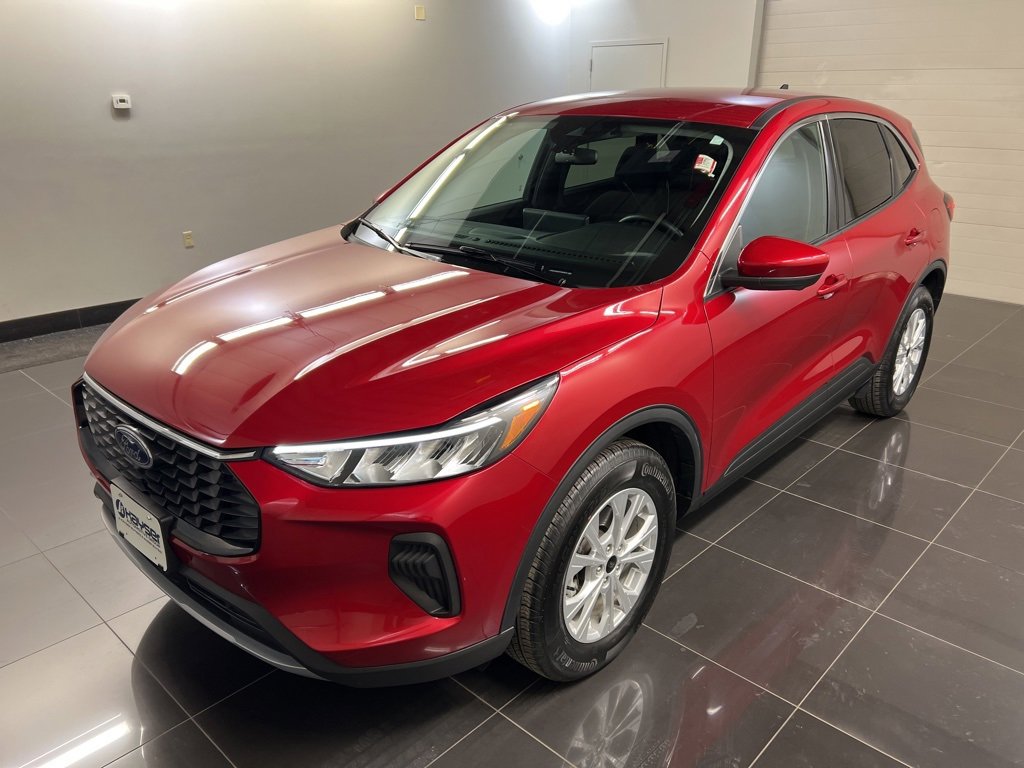 Certified 2023 Ford Escape Active w/ Tech Pack #2 image 3