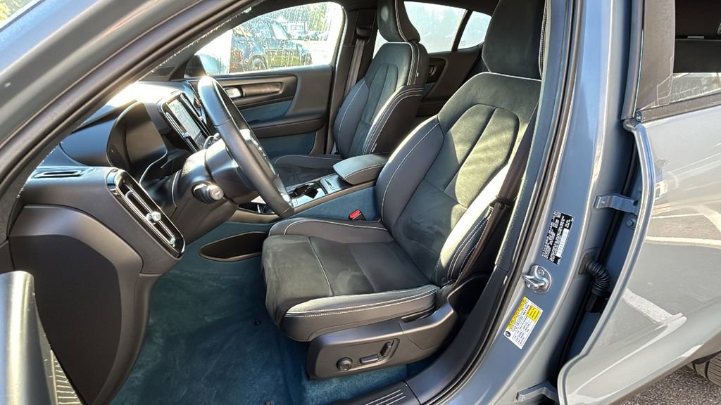Certified 2023 Volvo C40 P8 Recharge Ultimate AWD/4WD image 24