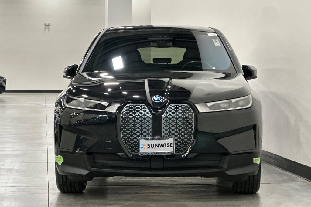 Used 2024 BMW iX xDrive50 AWD/4WD image 9